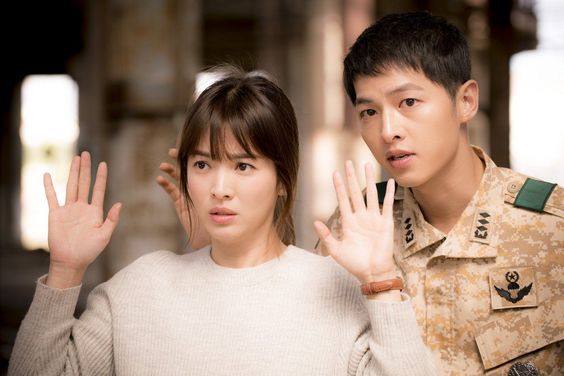 7 Pasangan Ikonik di Drakor yang Tampak Serasi dan Jadi Favorit!