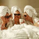 Cara Menyenangkan Quality Time Bersama Teman di Rumah