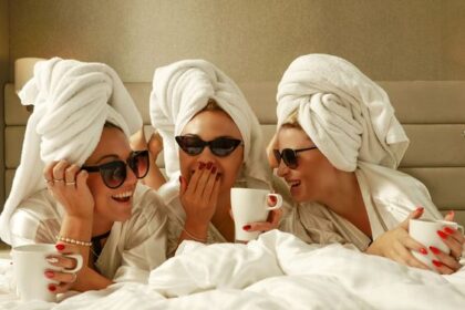 Cara Menyenangkan Quality Time Bersama Teman di Rumah
