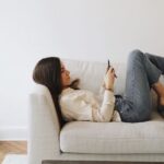3 Zodiak yang Butuh Detoks Dopamin, Puasa Gadget Sementara!