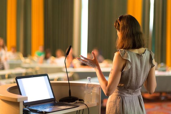 3 Tips Jitu Tidak Bertele-Tele saat Public Speaking