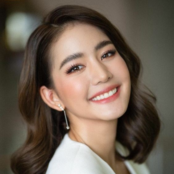 Tips Makeup Anti Luntur di Musim Panas, Jamin Tahan Keringat!