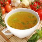 4 Tips Menyimpan Kuah Kaldu Agar Rasanya Tak Berubah