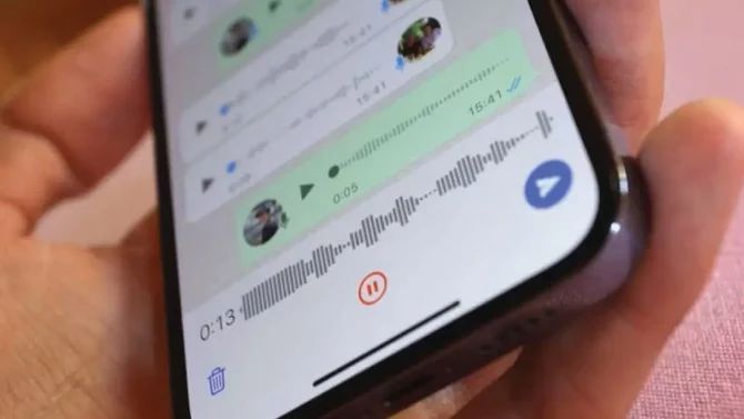 3 Zodiak Lebih Suka Kirim Voice Note saat Chatting, Ada Kamu?