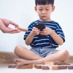 Tips Agar Anak Tak Kecanduan Gadget, Yuk Terapkan!