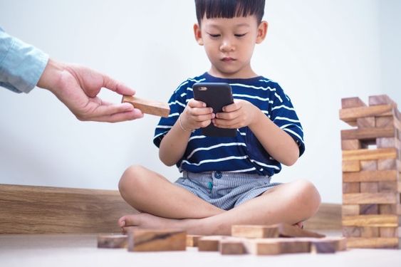Tips Agar Anak Tak Kecanduan Gadget, Yuk Terapkan!