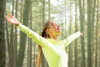 4 Zodiak yang Sosoknya Paling Kalem, Tenang Seperti Air!