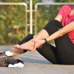 Pertolongan Pertama ketika Kaki Keseleo, Jangan Asal Urut!
