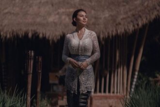 7 Selebriti Indonesia Hobi Pakai Kebaya, Ada Idolamu?