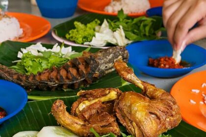 Asal-usul Nama Pecel Lele, Makanan Favorit Banyak Orang!