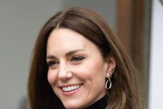 Warna Lipstik Favorit Ratu Elizabeth hingga Kate Middleton