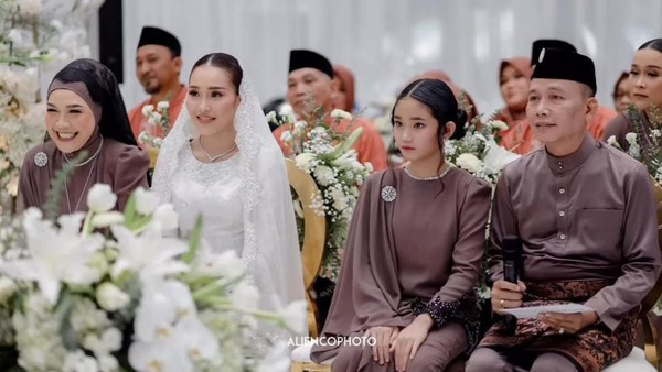 8 Artis Indonesia yang Batal Menikah Walau Sudah Tunangan