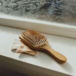 Alasan Mengapa Sikat Rambut Kayu Lebih Baik dari Sisir Biasa