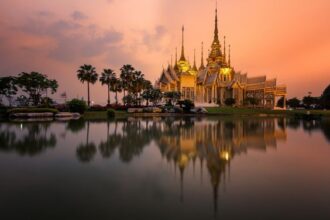Etika saat Mengunjungi Kuil di Thailand yang Wajib Dipatuhi