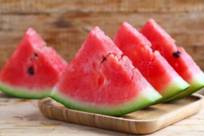 5 Manfaat Sehat Rajin Makan Semangka Saat Musim Panas