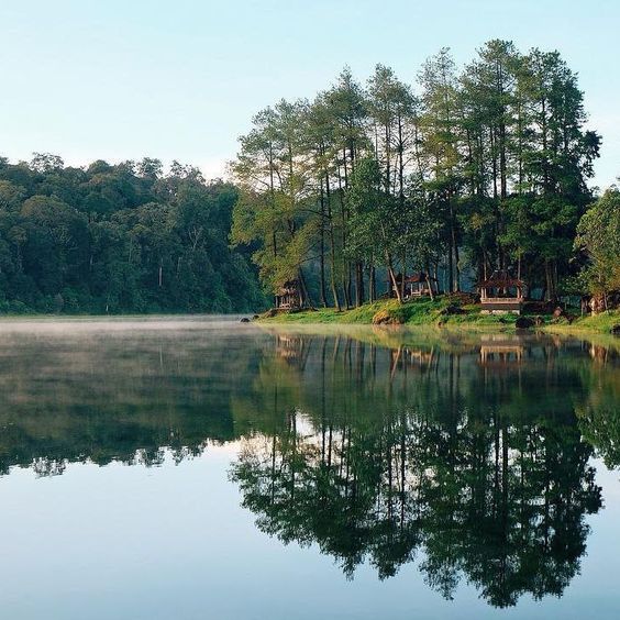 8 Destinasi Wisata Asri di Bandung, Cocok untuk Family Time!
