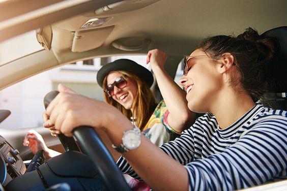 7 Etika Menumpang di Mobil Teman yang Wajib Kamu Tahu!