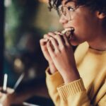 Perbedaan Emotional Eating Vs Lapar Beneran, Jangan Keliru!