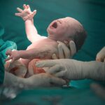 Cek Karakter Bayi Berdasarkan Jam Lahir