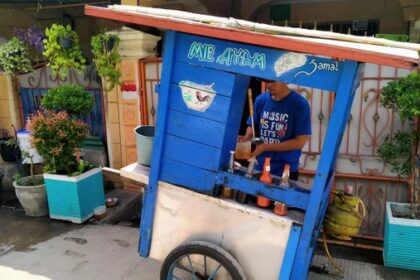 Arti Warna Gerobak Mie Ayam, Gak Sekedar Warna-Warni!