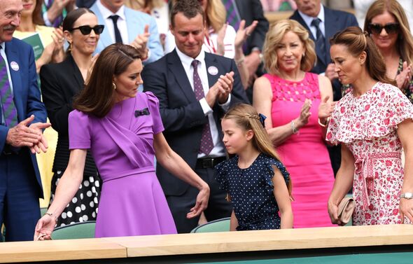 Perbedaan Gaya Pippa dan Kate Middleton di Final Wimbledon